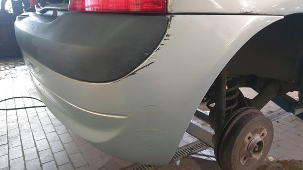 Foto: STOSSFÄNGER / STOSSSTANGE HINTEN eines Renault Clio 1.4 16V L