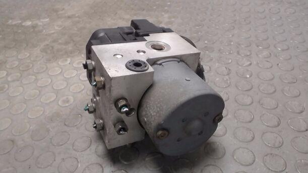 Foto: HAUPTBREMSAGGREGAT ABS eines Renault Clio 1.4 16V L