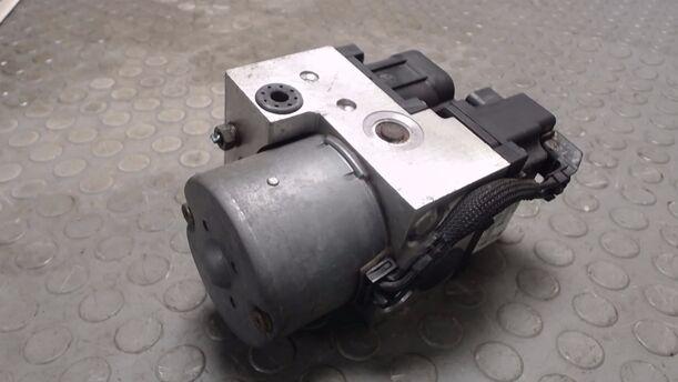 Foto: HAUPTBREMSAGGREGAT ABS eines Renault Clio 1.4 16V L