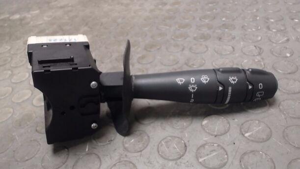 Foto: SCHEIBENWISCHERSCHALTER eines Renault Clio 1.4 16V L