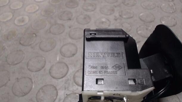 Foto: SCHEIBENWISCHERSCHALTER eines Renault Clio 1.4 16V L