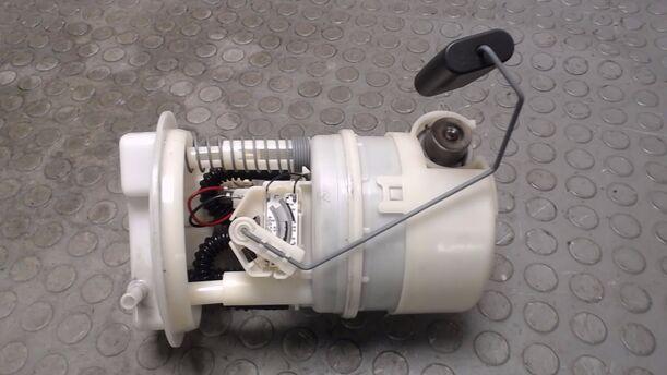 Foto: KRAFTSTOFFPUMPE eines Renault Clio 1.4 16V L