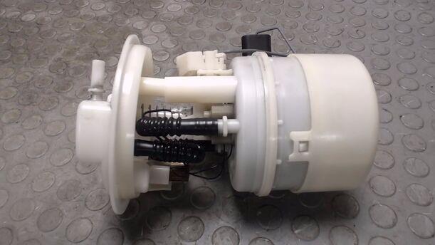 Foto: KRAFTSTOFFPUMPE eines Renault Clio 1.4 16V L