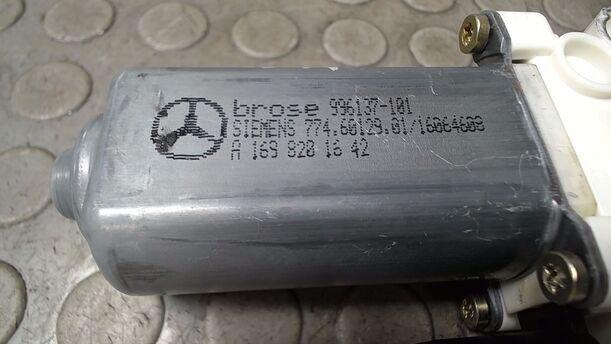 Foto: FENSTERHEBERMOTOR VORN RECHTS eines Mercedes-Benz A 200 CDI L
