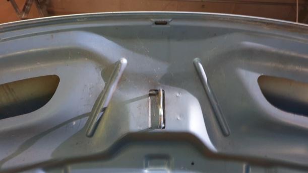 Foto: MOTORHAUBE eines Citroen C3 Pluriel 1.4 L