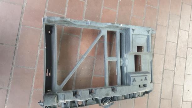 Foto: FRONTBLECH / SCHLOSSTRÄGER eines Citroen C3 Pluriel 1.4 L