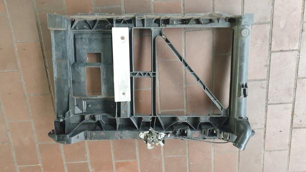 Foto: FRONTBLECH / SCHLOSSTRÄGER eines Citroen C3 Pluriel 1.4 L