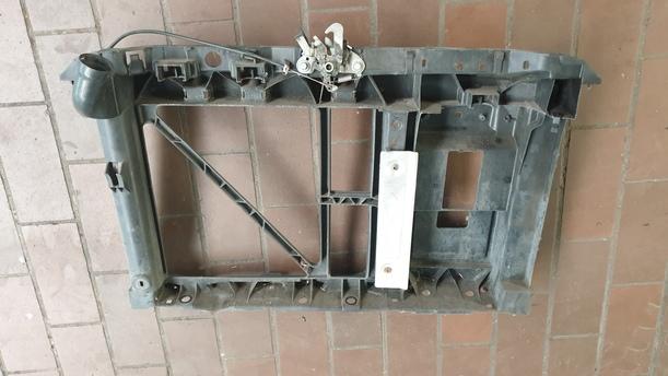 Foto: FRONTBLECH / SCHLOSSTRÄGER eines Citroen C3 Pluriel 1.4 L