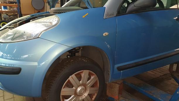 Foto: KOTFLÜGEL LINKS eines Citroen C3 Pluriel 1.4 L