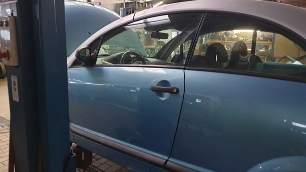 Foto: TÜR VORNE LINKS ( PLURIEL ) eines Citroen C3 Pluriel 1.4 L