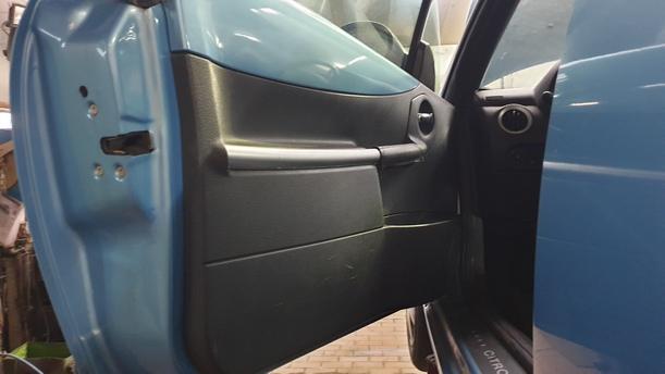 Foto: TÜR VORNE LINKS ( PLURIEL ) eines Citroen C3 Pluriel 1.4 L