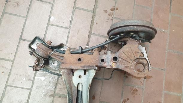 Foto: HINTERACHSE eines Citroen C3 Pluriel 1.4 L