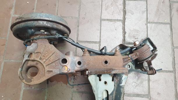 Foto: HINTERACHSE eines Citroen C3 Pluriel 1.4 L