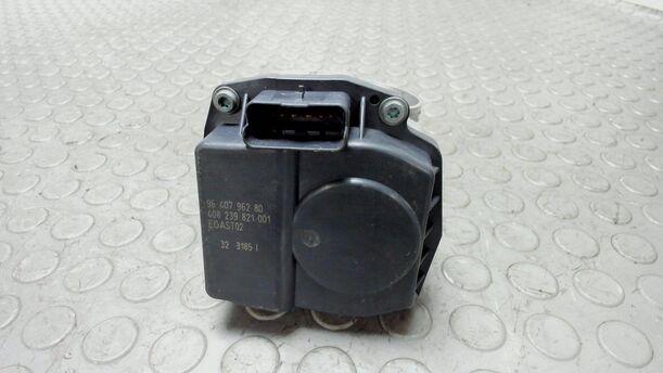 Foto: DROSSELKLAPPENSTUTZEN eines Citroen C3 Pluriel 1.4 L