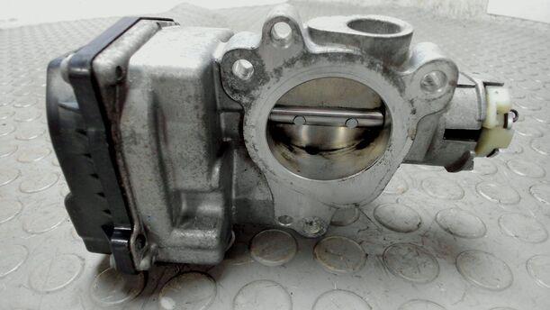 Foto: DROSSELKLAPPENSTUTZEN eines Citroen C3 Pluriel 1.4 L
