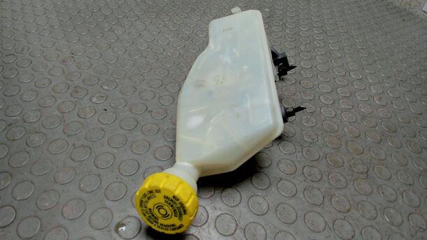 Foto: HAUPTBREMSZYLINDER eines Citroen C3 Pluriel 1.4 L