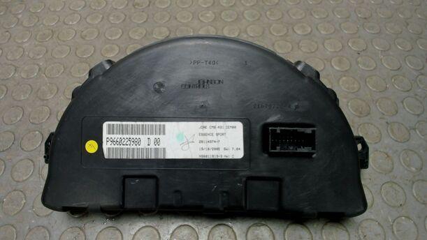 Foto: TACHOEINHEIT / KOMBIINSTRUMENT eines Citroen C3 Pluriel 1.4 L