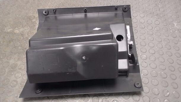 Foto: HANDSCHUFACH eines Opel Meriva 1.6 L