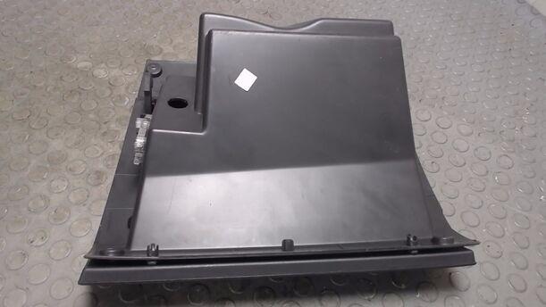 Foto: HANDSCHUFACH eines Opel Meriva 1.6 L