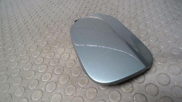 Foto: TANKKLAPPE/ TANKDECKEL eines Mercedes-Benz A 200 CDI L