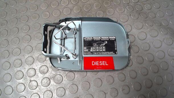Foto: TANKKLAPPE/ TANKDECKEL eines Mercedes-Benz A 200 CDI L