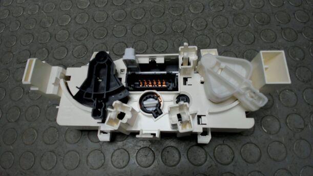 Foto: HEIZUNGSBETÄTIGUNG eines Citroen C3 Pluriel 1.4 L