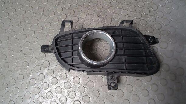 Foto: BLENDE NEBELSCHEINWERFER RECHTS eines Mercedes-Benz A 200 CDI L