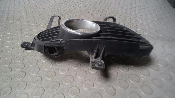Foto: BLENDE NEBELSCHEINWERFER RECHTS eines Mercedes-Benz A 200 CDI L