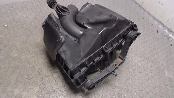 Foto: LUFTFILTERKASTEN eines Opel Meriva 1.6 L