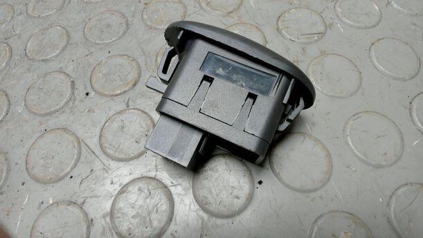 Foto: FENSTERHEBERSCHALTER eines Citroen C3 Pluriel 1.4 L