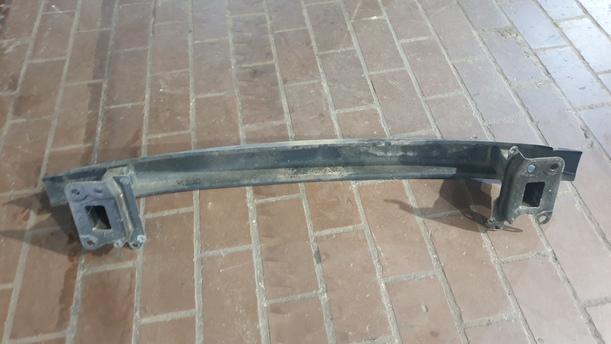Foto: VERSTÄRKUNG VORNE eines VW Polo 1.4 TDI L