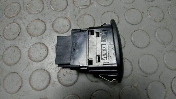 Foto: FENSTERHEBERSCHALTER eines Citroen C3 Pluriel 1.4 L