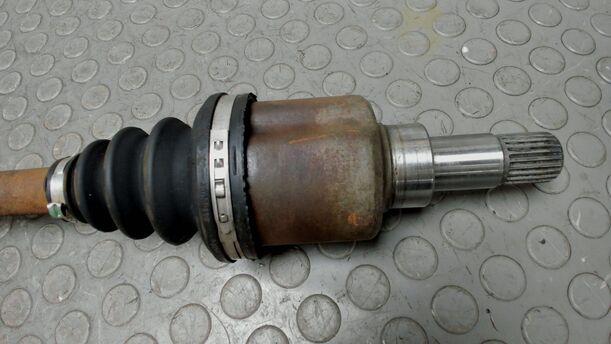 Foto: ANTRIEBSWELLE VORNE LINKS eines Citroen C3 Pluriel 1.4 L