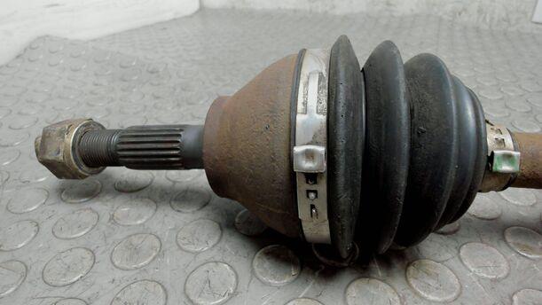 Foto: ANTRIEBSWELLE VORNE LINKS eines Citroen C3 Pluriel 1.4 L