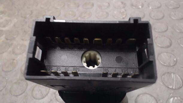 Foto: LICHTSCHALTER eines VW Polo 1.4 TDI L