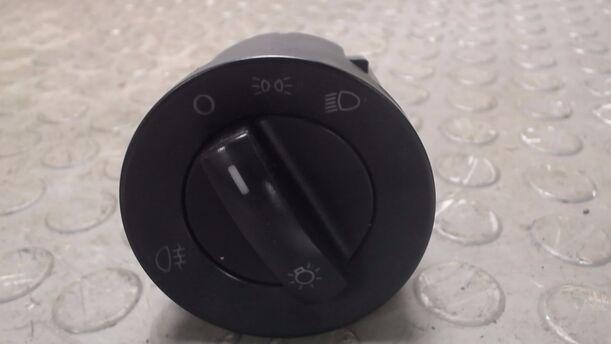 Foto: LICHTSCHALTER eines VW Polo 1.4 TDI L