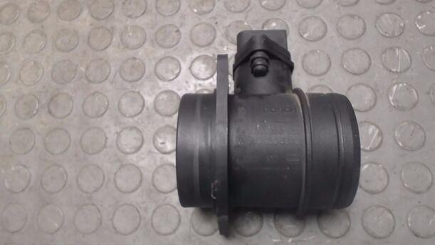 Foto: LUFTMASSENMESSER BOSCH eines VW Polo 1.4 TDI L