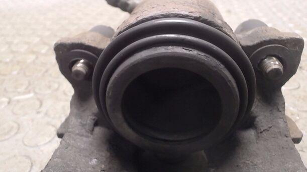 Foto: BREMSSATTEL VORNE LINKS eines VW Polo 1.4 TDI L