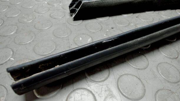 Foto: DICHTUNG HINTEN LINKS eines Citroen C3 Pluriel 1.4 L
