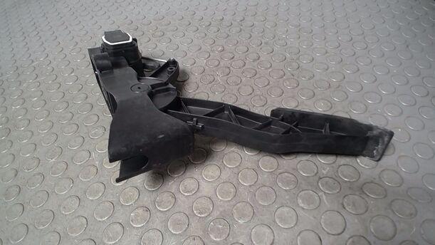 Foto: GASPEDAL eines Mercedes-Benz A 200 CDI L