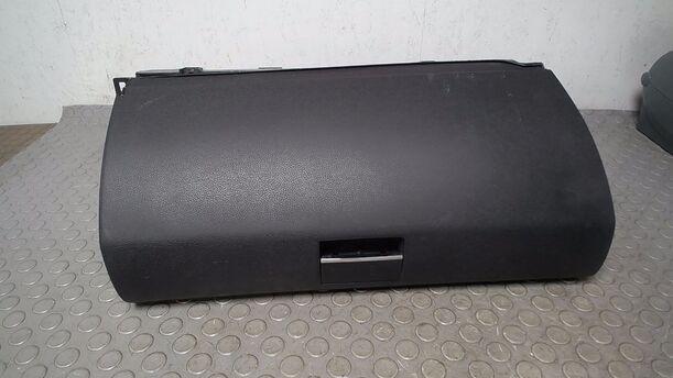 Foto: HANDSCHUHFACH eines Mercedes-Benz A 200 CDI L