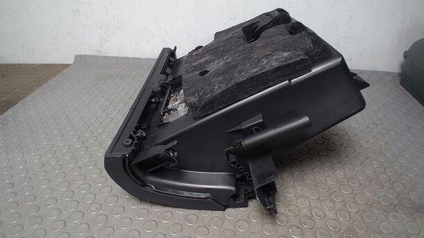Foto: HANDSCHUHFACH eines Mercedes-Benz A 200 CDI L