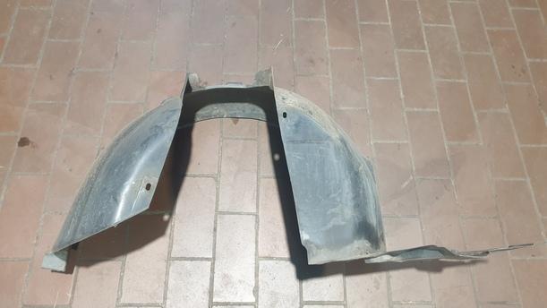 Foto: RADHAUSSCHALE/ INNENRADHAUS VORN LINKS eines Citroen C3 Picasso VTi 120 L