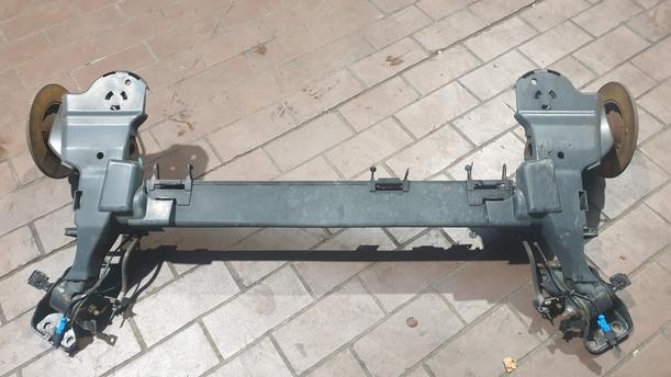 Foto: HINTERACHSE eines Citroen C3 Picasso VTi 120 L
