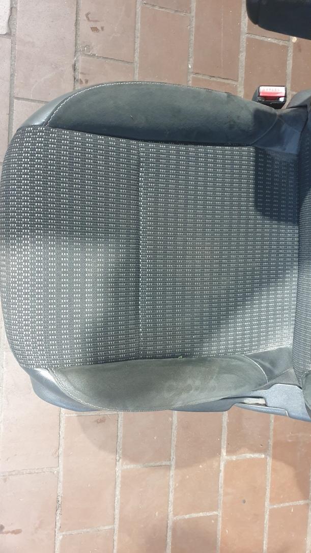 Foto: FAHRERSITZ/ SITZ VORN LINKS eines Citroen C3 Picasso VTi 120 L