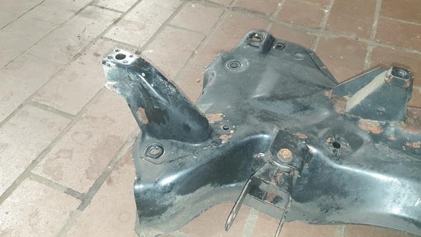 Foto: VORDERACHSTRÄGER eines Peugeot 206+ 60 L
