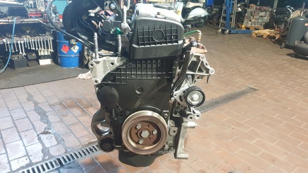 Foto: MOTOR ( HFX ) eines Peugeot 206+ 60 L