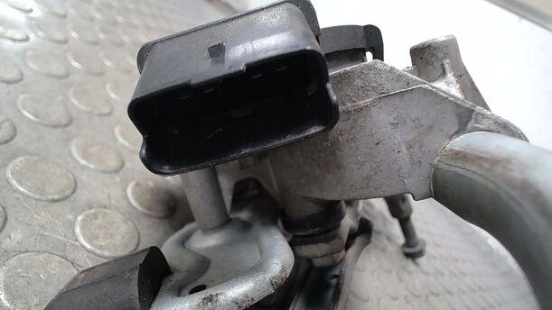 Foto: SCHEIBENWISCHERMOTOR VORN eines Citroen C3 Picasso VTi 120 L