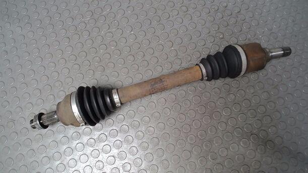 Foto: ANTRIEBSWELLE LINKS ( SCHALTGETRIEBE ) eines Citroen C3 Picasso VTi 120 L