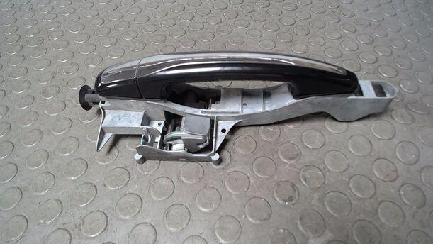 Foto: TÜRAUSSENGRIFF HINTEN LINKS eines Citroen C3 Picasso VTi 120 L